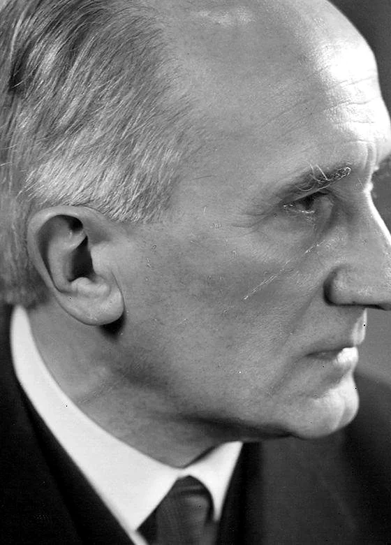 Romano Guardini im Profil, Schwarz-Weiß-Porträt